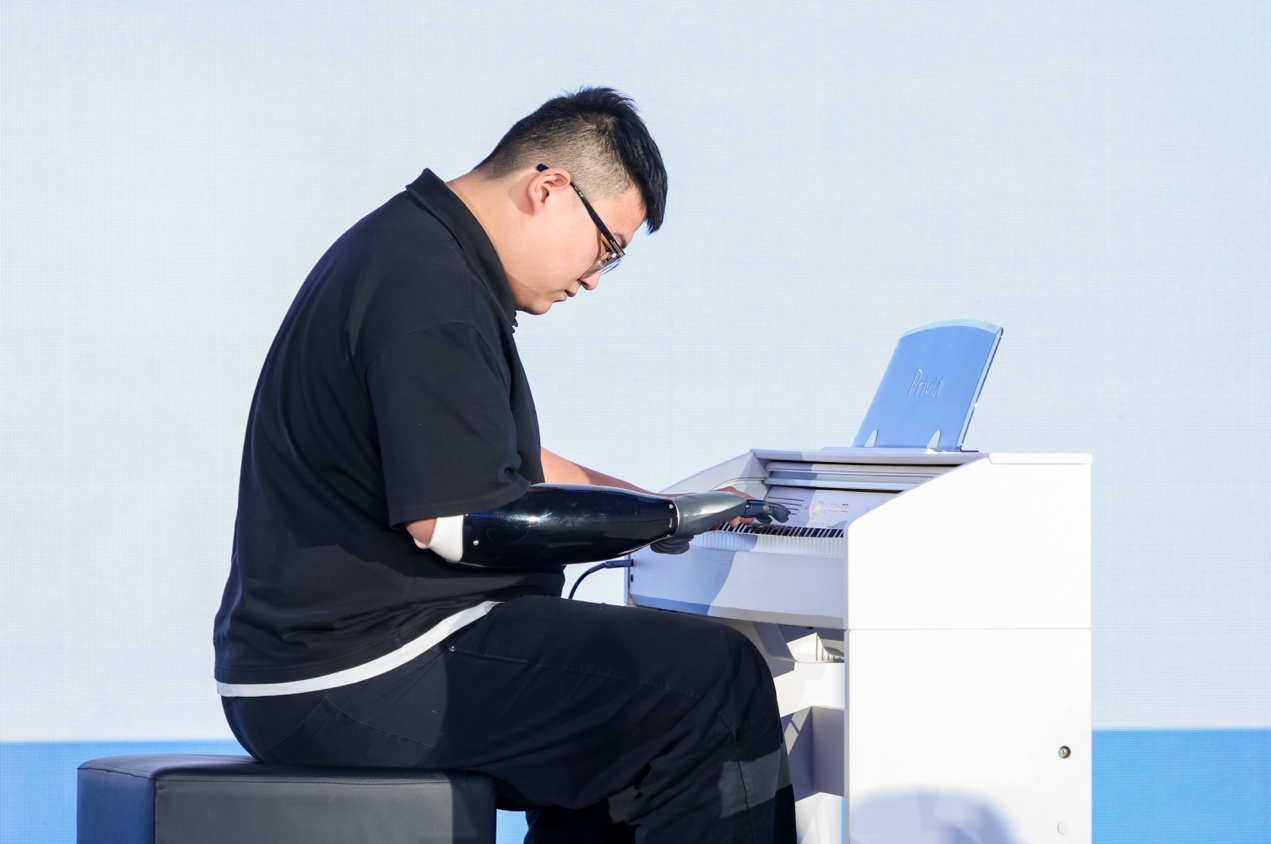 ȫж߹2025ɳֵ´ᣬΪAIʱĿɳչ̽Ѱⷨ