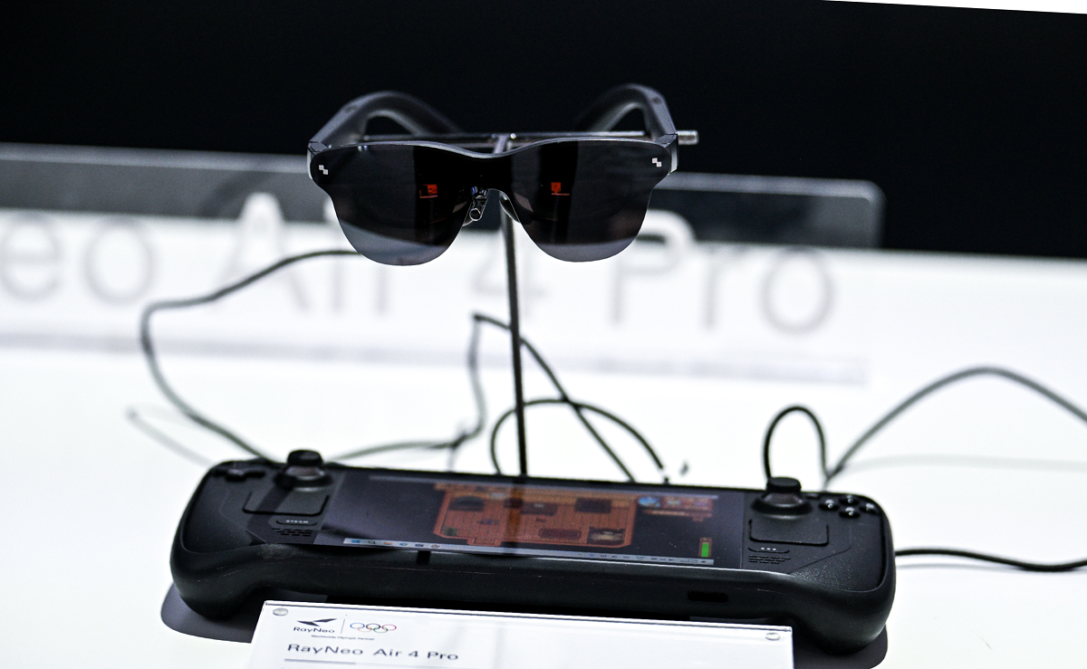 �׿�eSIM AR�۾�����CES��������Я����Ʒ��չ